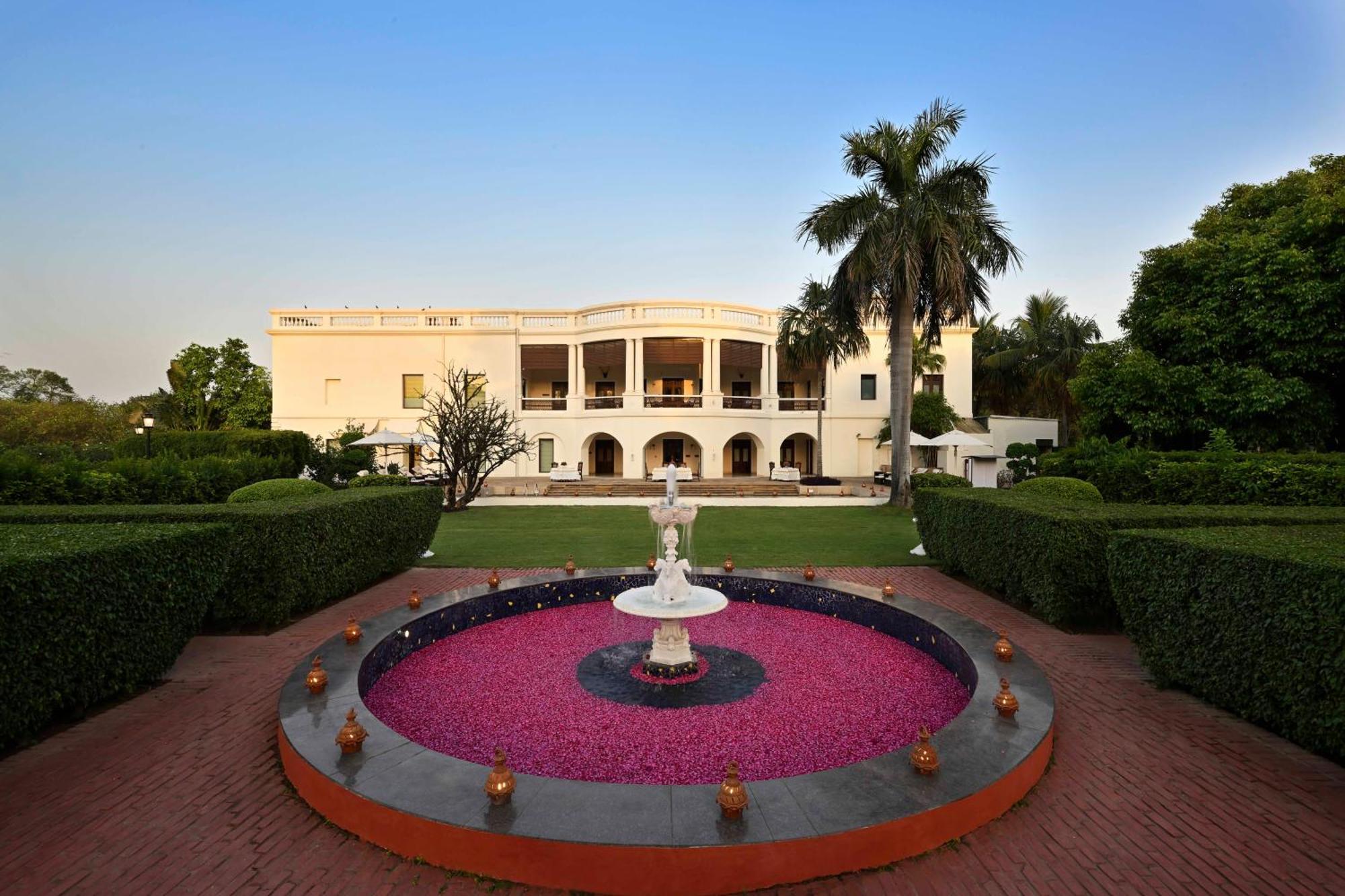 Taj Nadesar Palace Varanasi Exterior photo